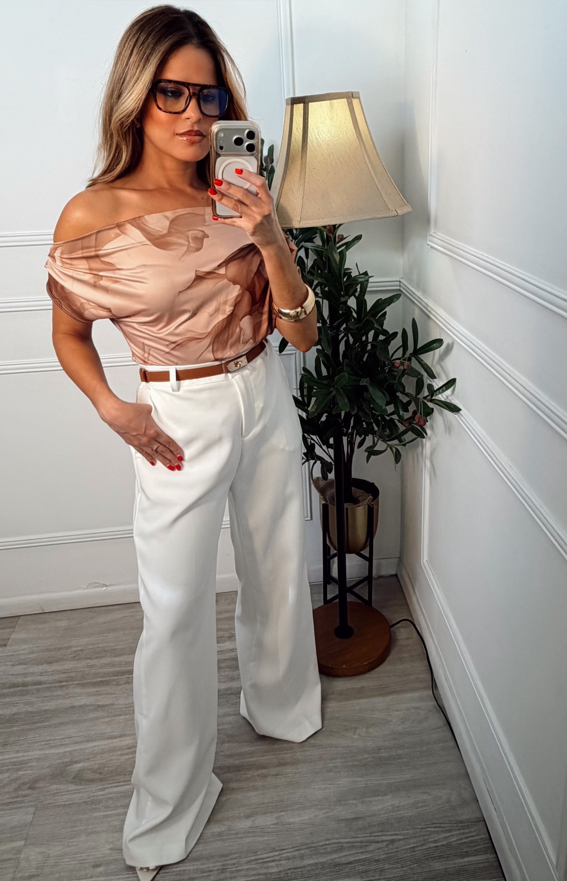Blusa Café medio hombro