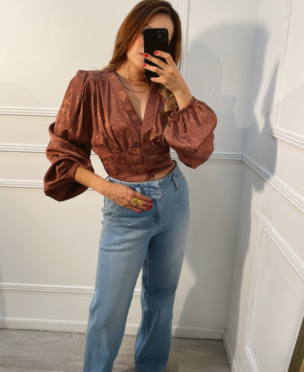 Blusa Café Oscura camisera manga larga bordada