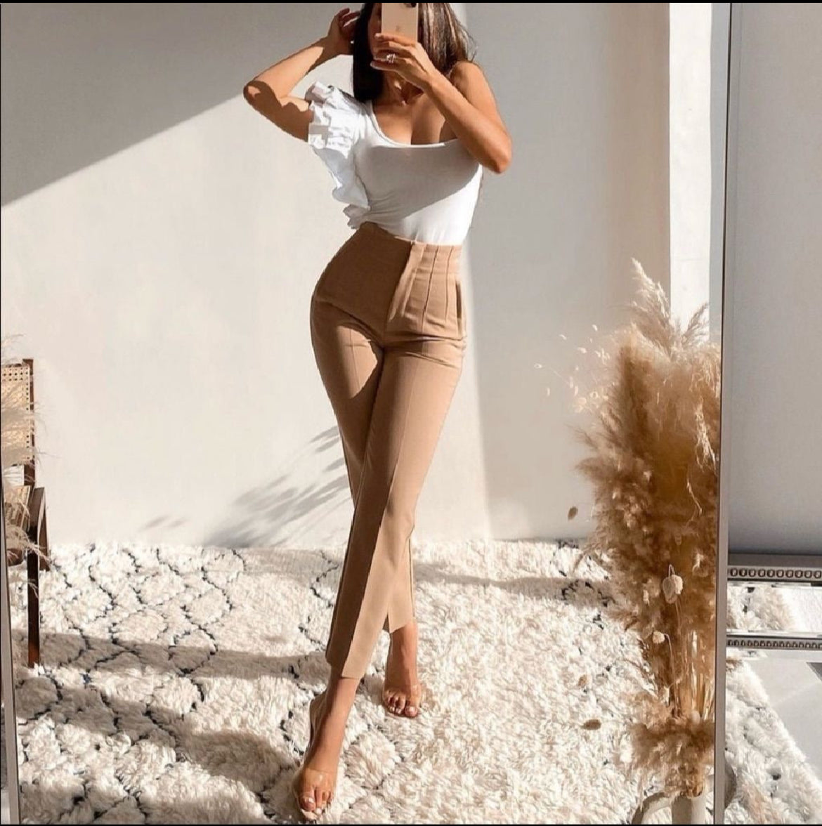 Pantalón Beige Oscuro con Pinzas