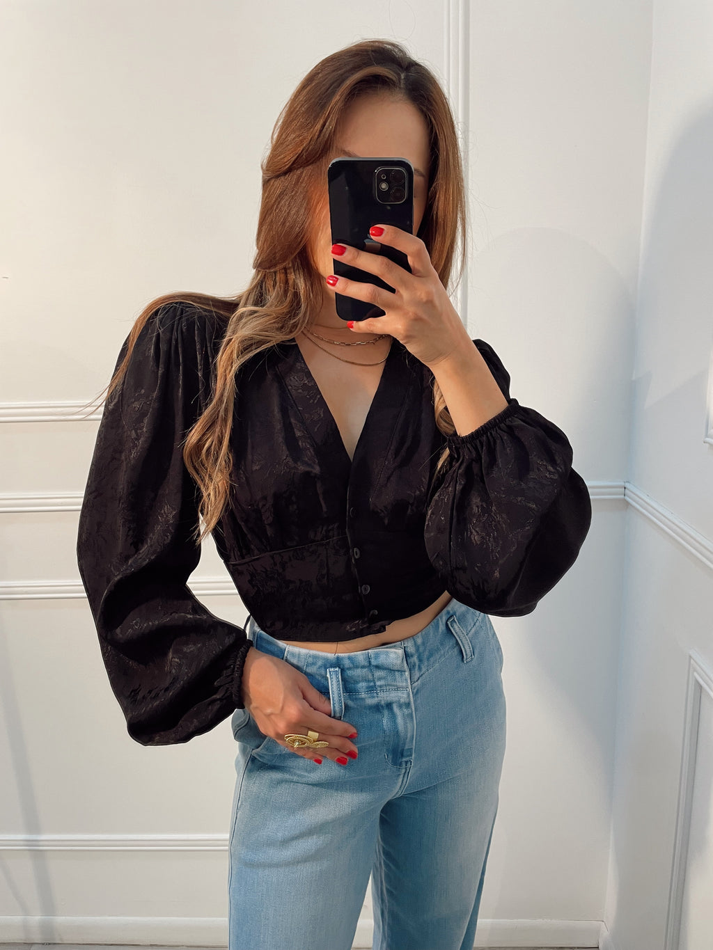 Blusa Negra camisera manga larga bordada