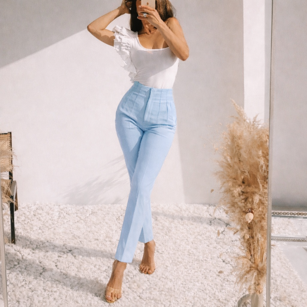 Pantalón celeste  con Pinzas