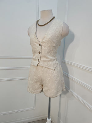 Set Chaleco Short bordado beige