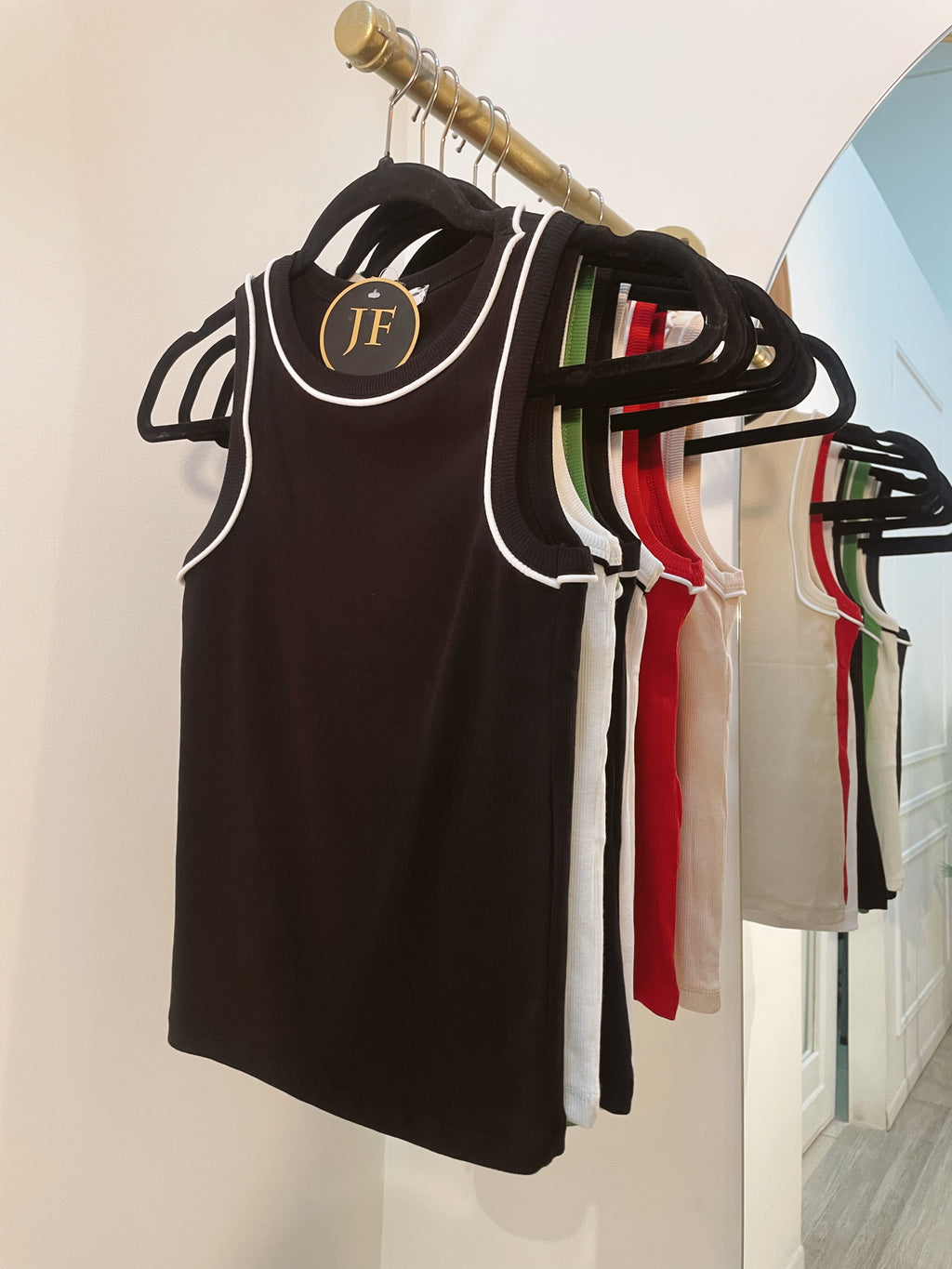 Blusa Negra básica sin manga