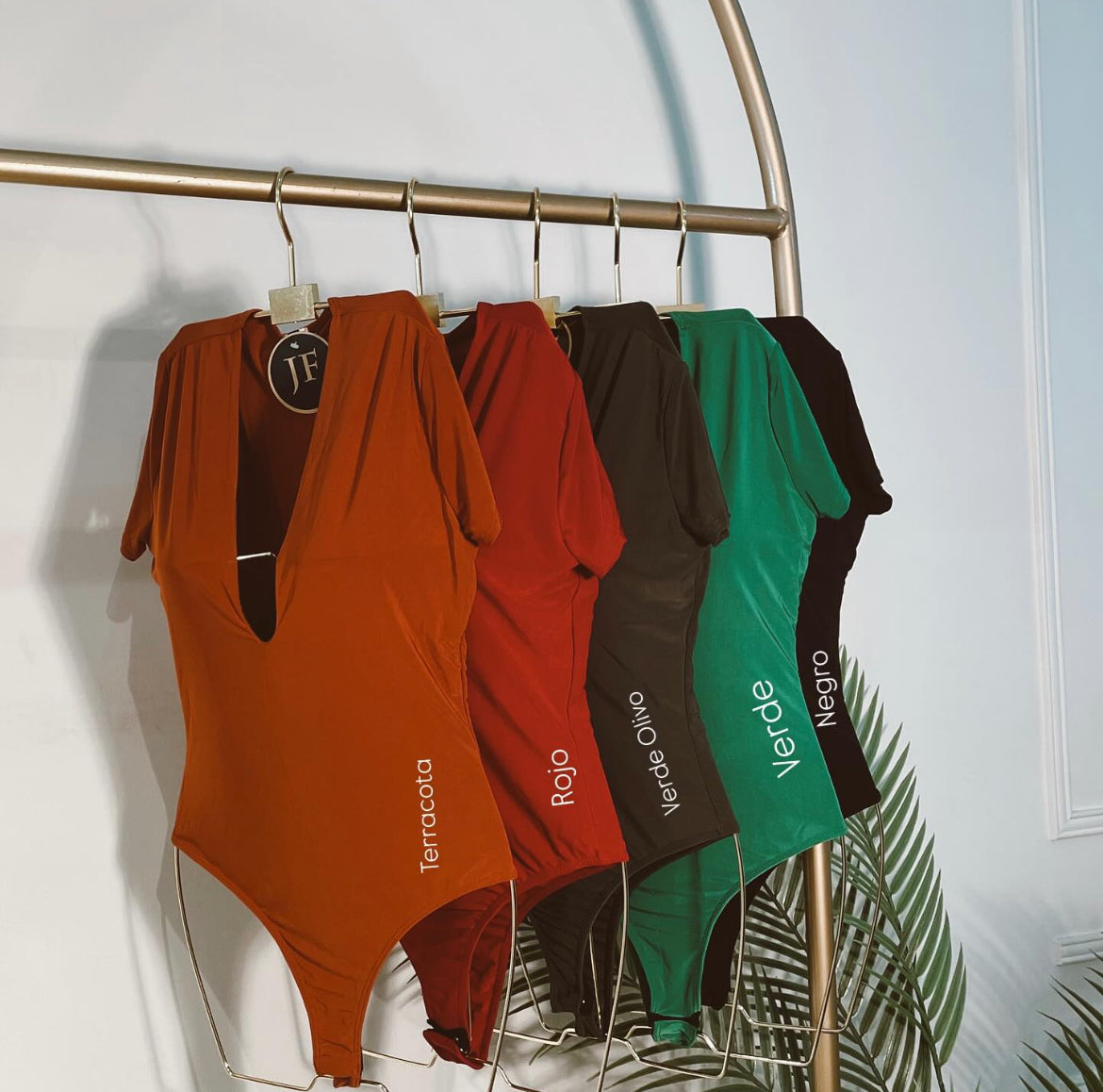 Bodysuit manga corta cuello V terracota