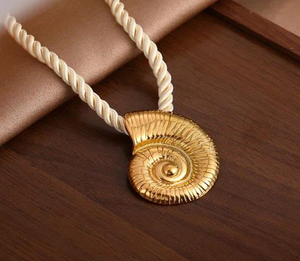 Collar de cadena de cuerda de caracola