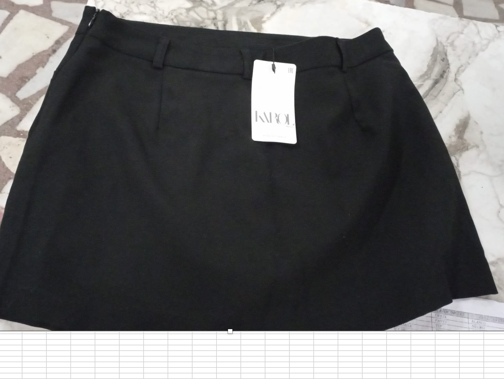 Falda Short color negro