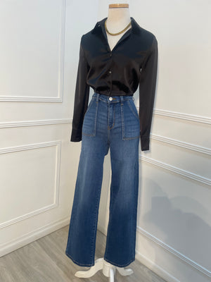 Blusa camisera satinada negra