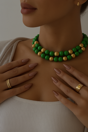 Collar de madera bicolor
