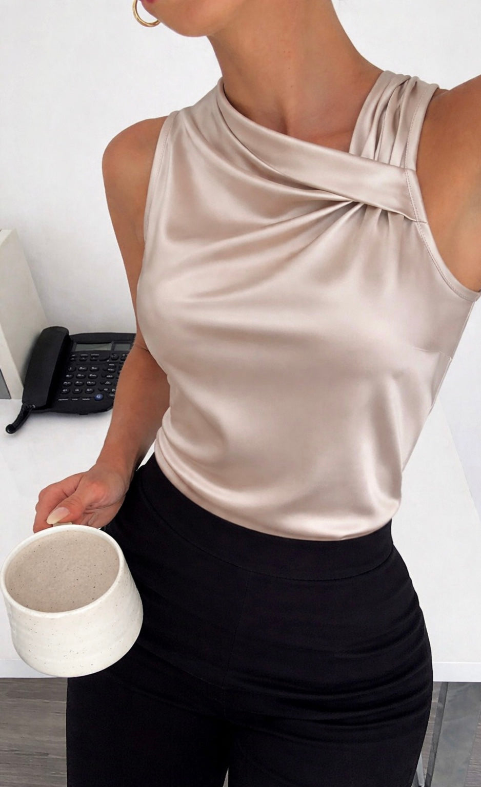 Blusa Palo Rosa Satin cruzada sin manga