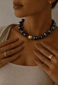 Collar de bolas negro