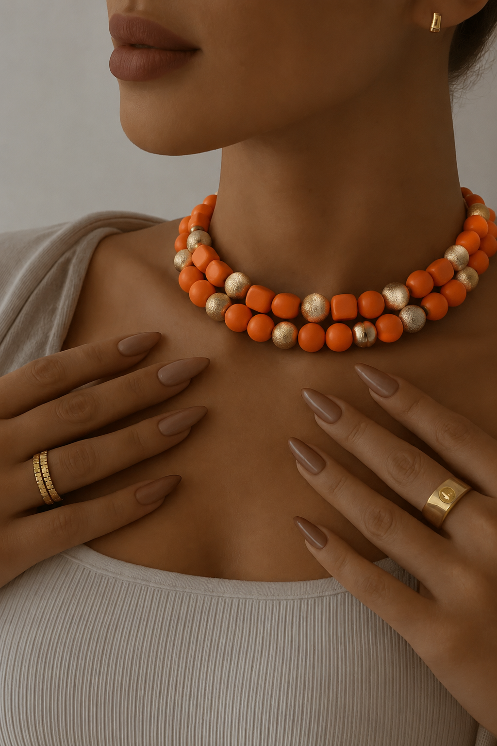 Collar de madera bicolor