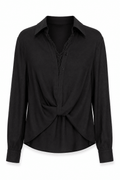 Blusa negra con detalle de encaje