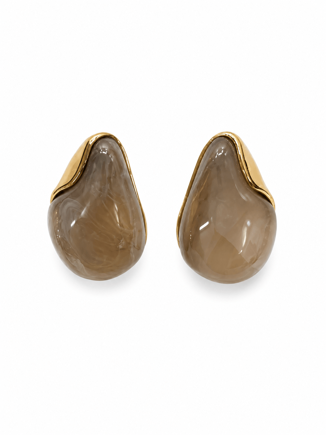Aretes grises tipo gota en resina con marco dorado