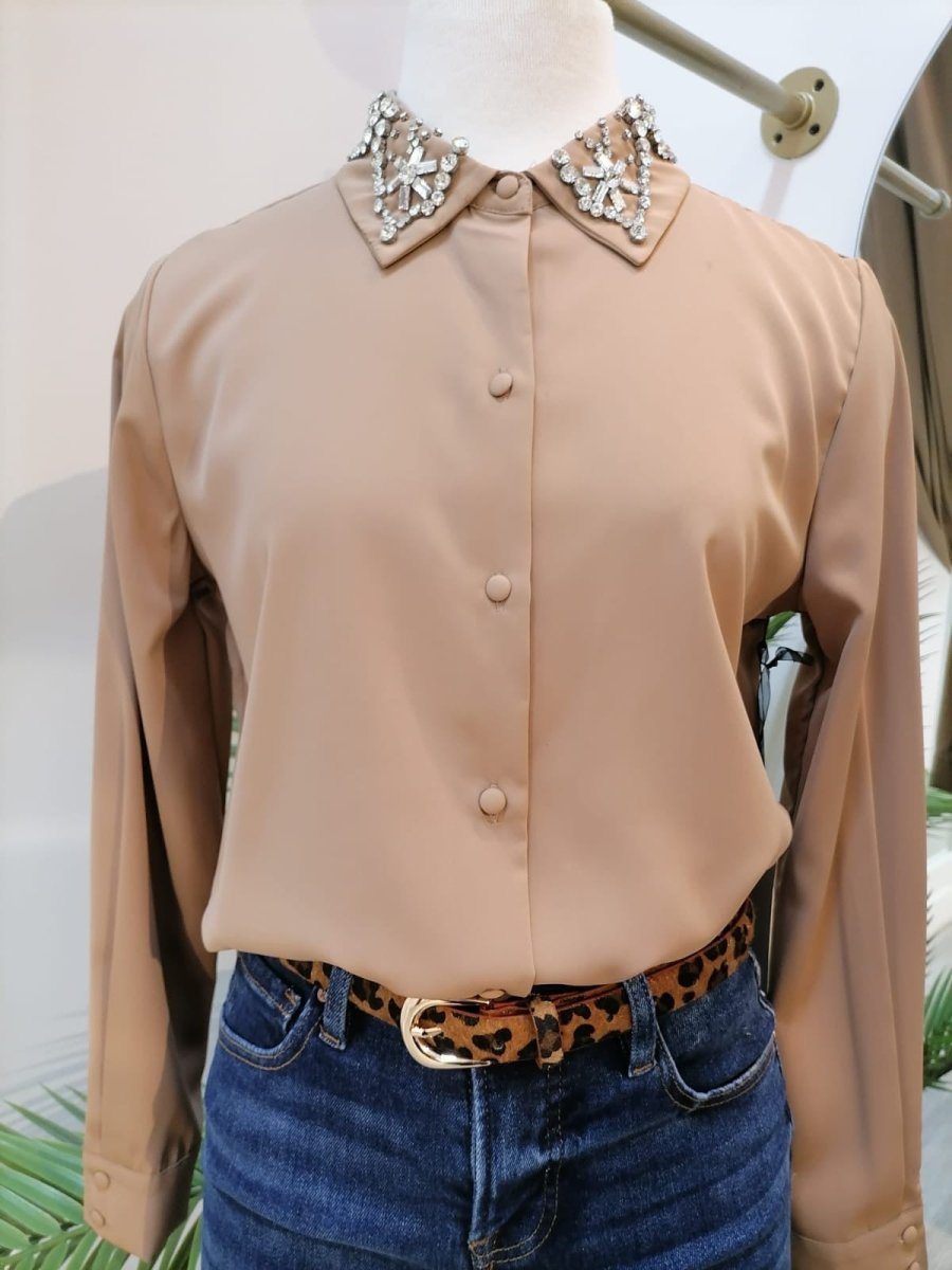 Blusa con pedrería en cuello beige - BL4055-BEL