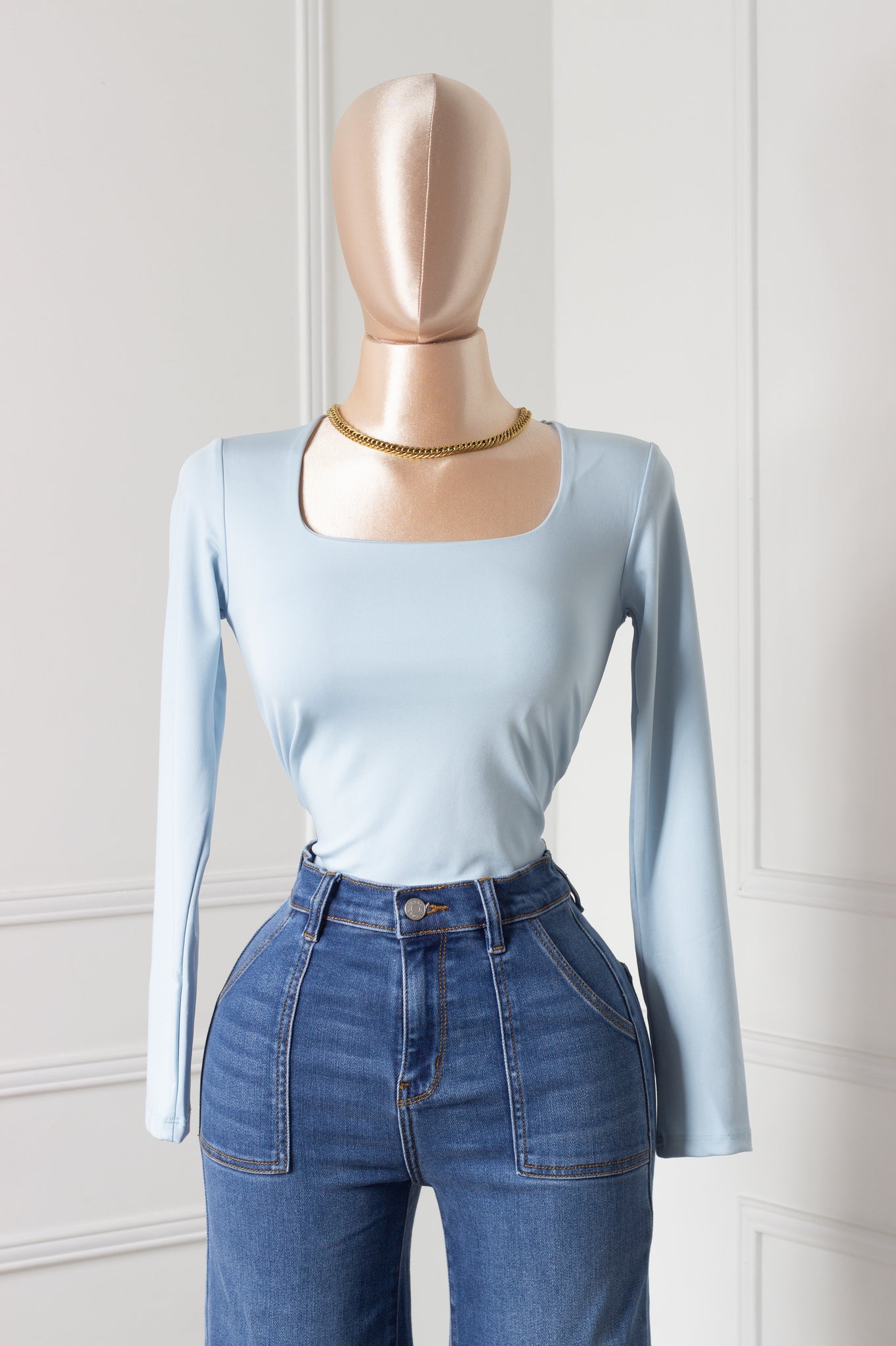 Blusa Celeste básica manga larga