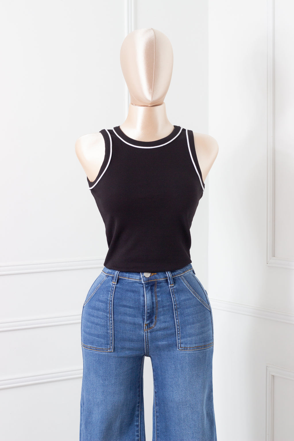 Blusa Negra básica sin manga
