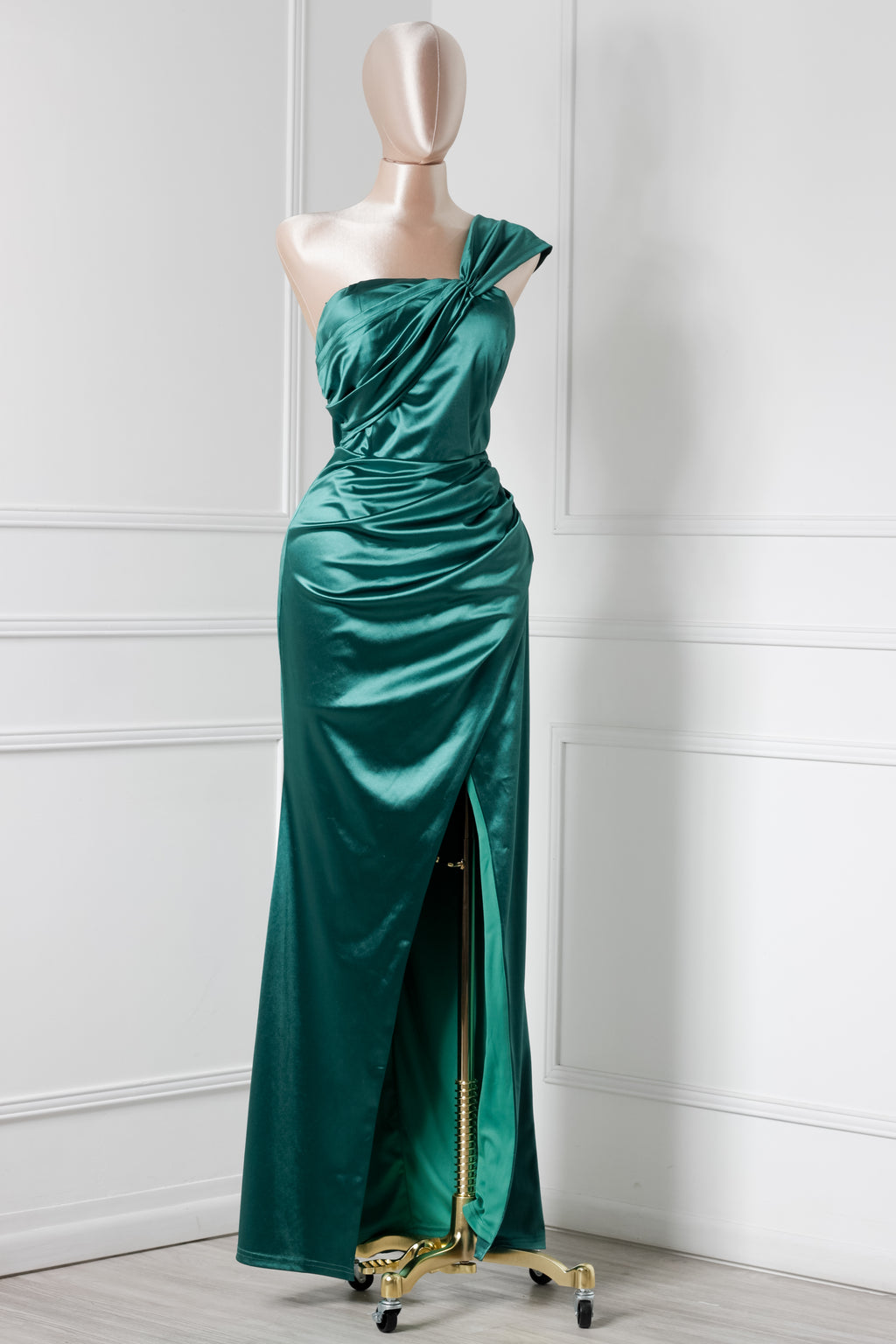 Vestido de gala satín asimétrico verde pino